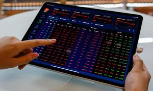 Cổ phiếu chứng khoán gây áp lực cho thị trường